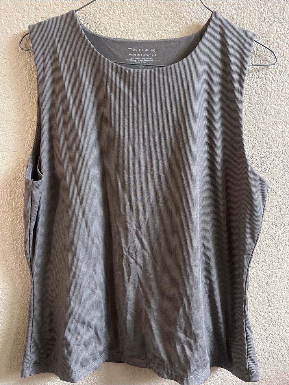 Tahari Gray Ribbed Scoop Neck Sleeveless Tank